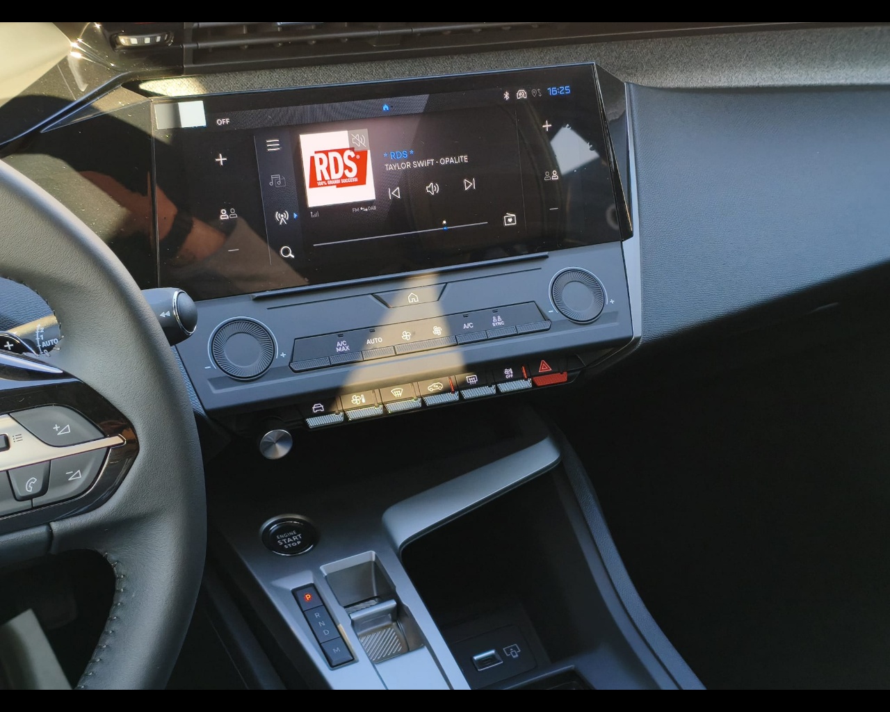 Foto PEUGEOT 408 1.2 hybrid Allure 136cv e-dsc6