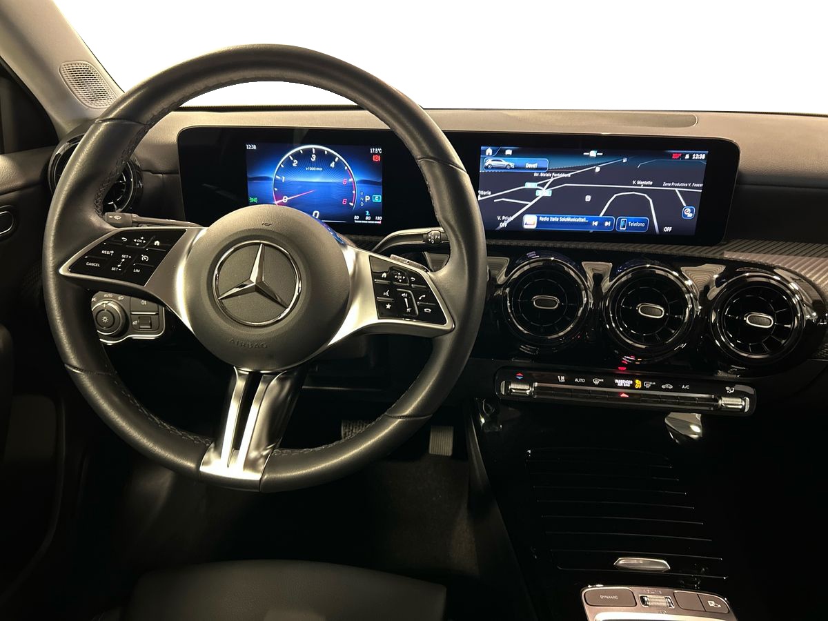 Mercedes Classe A Classe A 180 D Advanced Speedshift DCT AMG 8G - 11