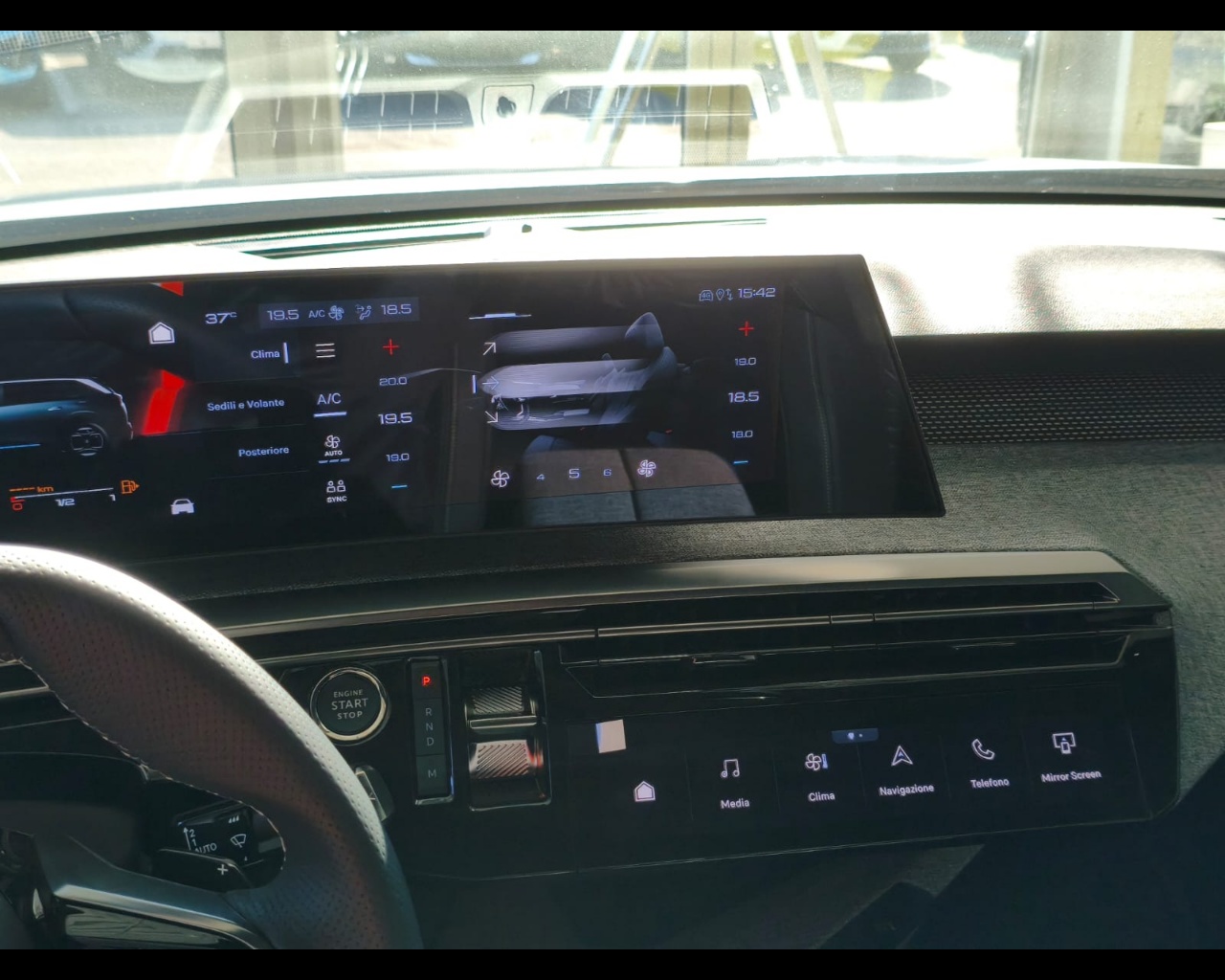 Foto PEUGEOT 5008 1.2 hybrid GT 136cv e-dcs6