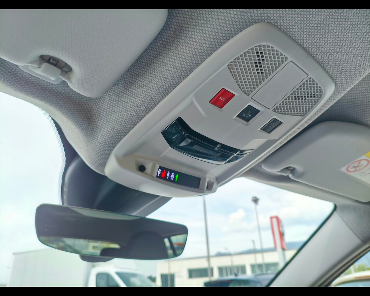 Foto JEEP Avenger 1.2 turbo e-hybrid mhev Summit fwd 110cv edct6