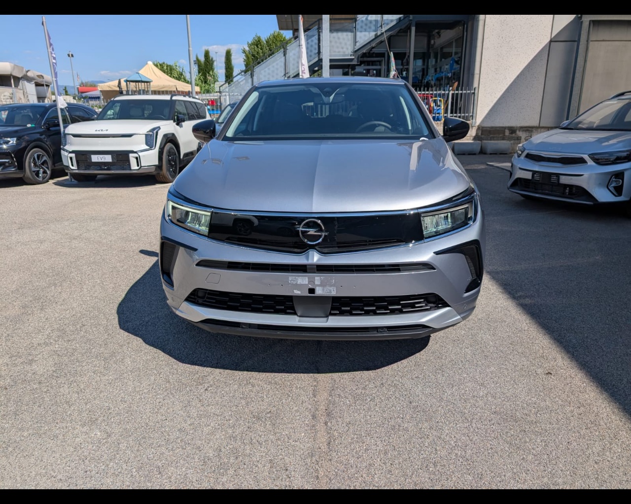 Foto OPEL Grandland 1.6 phev Business Elegance fwd 225cv auto