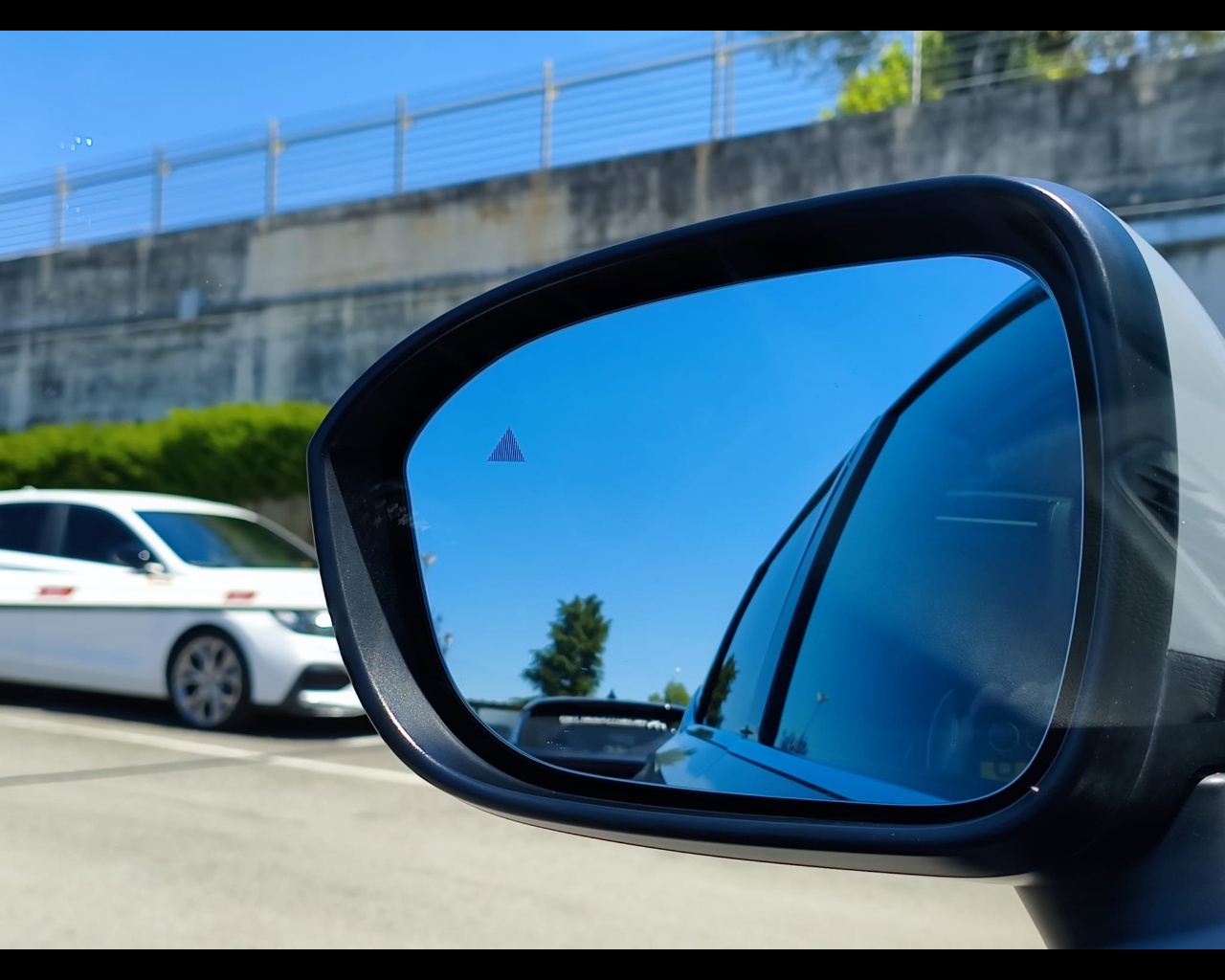Foto NISSAN Qashqai 1.3 mhev N-Connecta 2wd 140cv