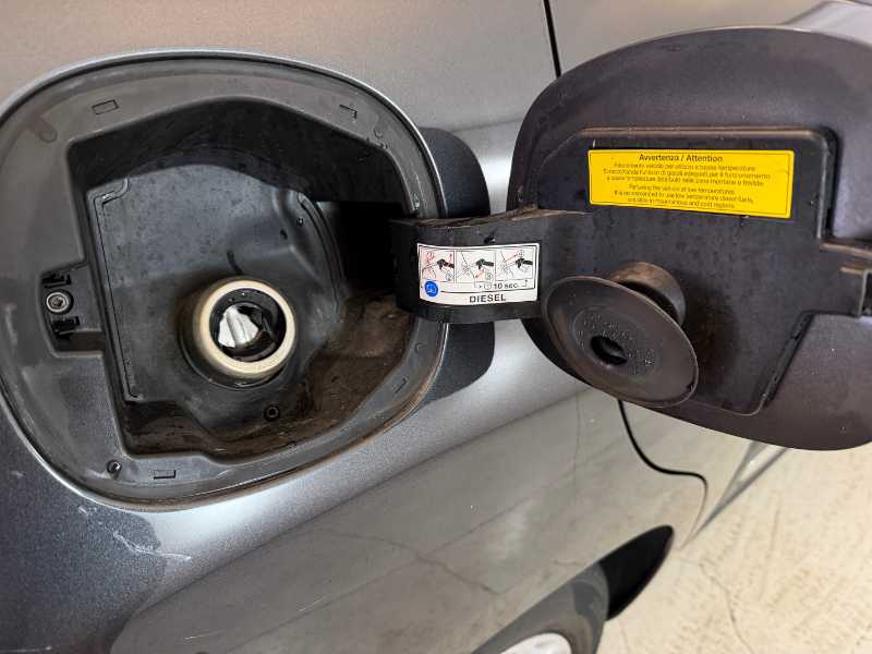 500l - 500l Living 1.6 Mjt Lounge 120cv E6