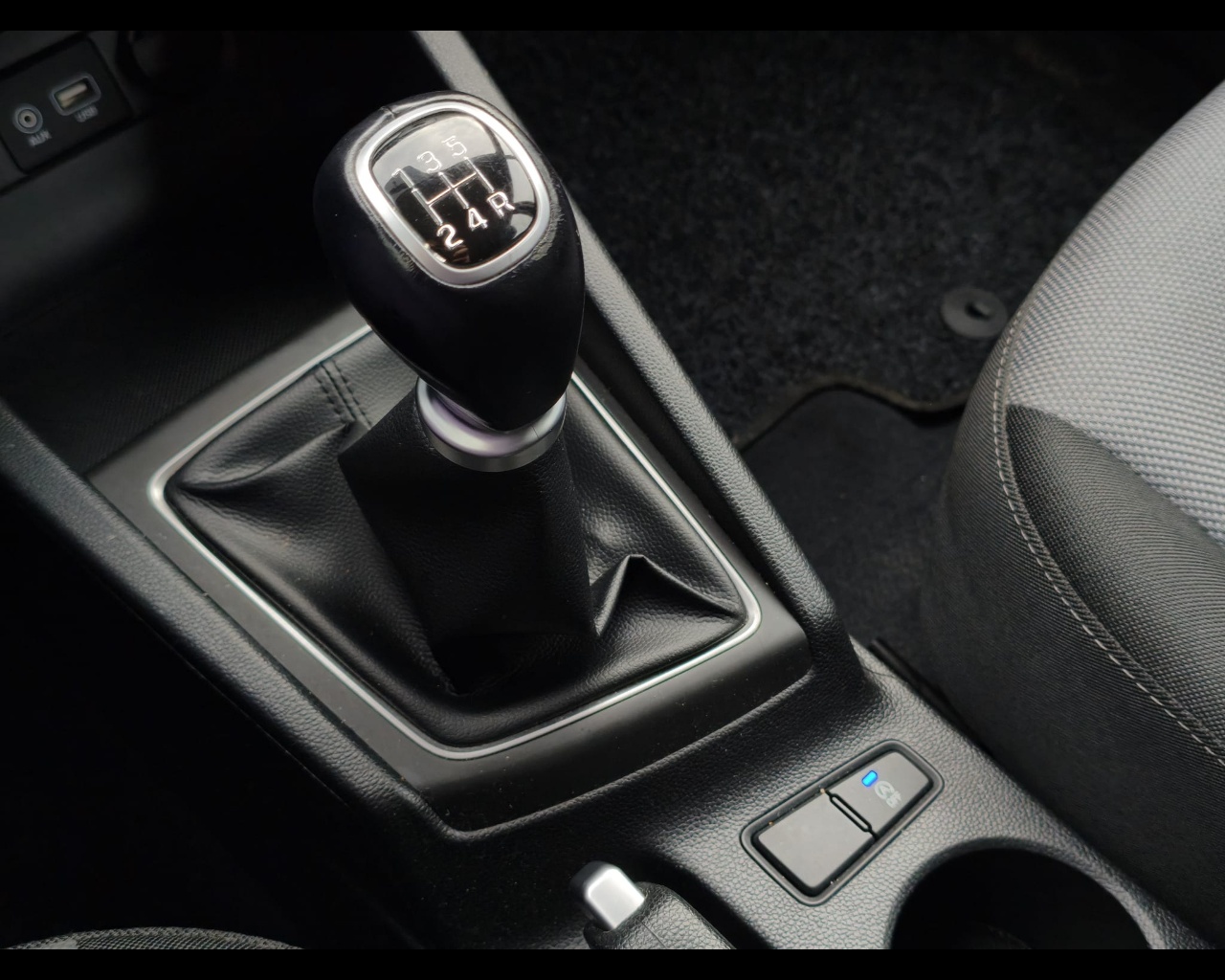 Foto HYUNDAI i20 5p 1.2 mpi Connectline econext Gpl 73cv