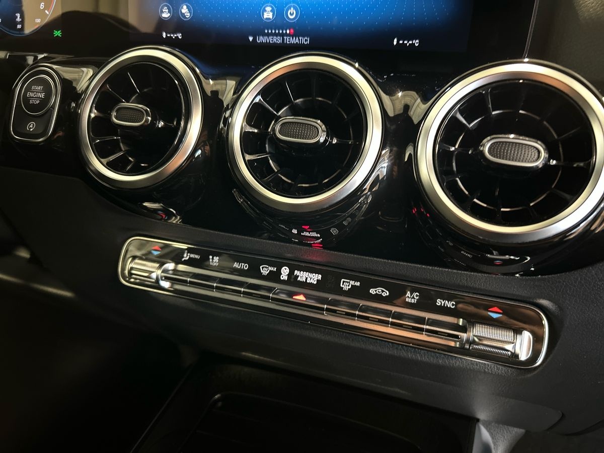Mercedes GLA GLA 180 D Sport Plus 8G-DCT - 14