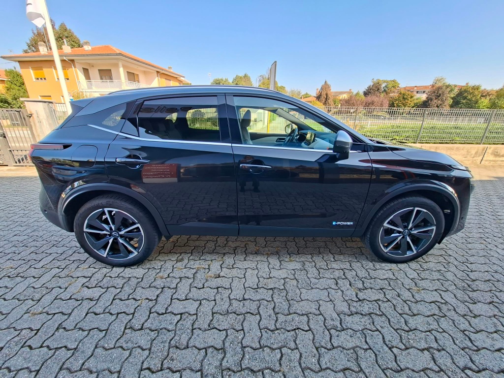 Nissan  '2023