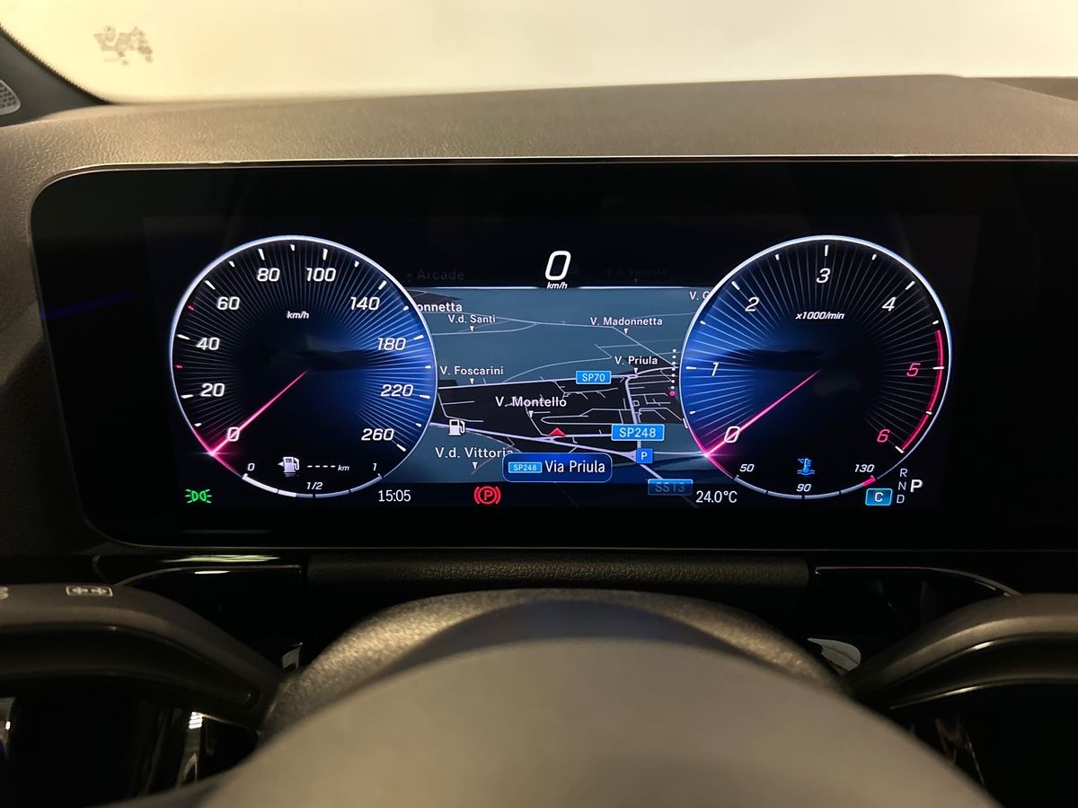 Mercedes  GLA 180 D AMG Line Advanced Plus 8G-DCT - 13