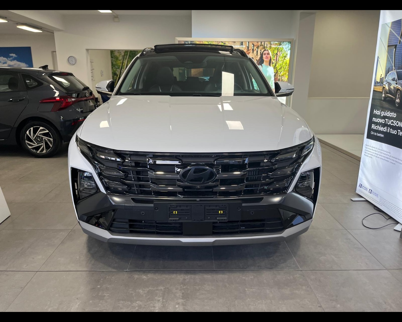 Foto HYUNDAI TUCSON PE 1.6HEV AT 2WD EXELLENCE+LP+PP