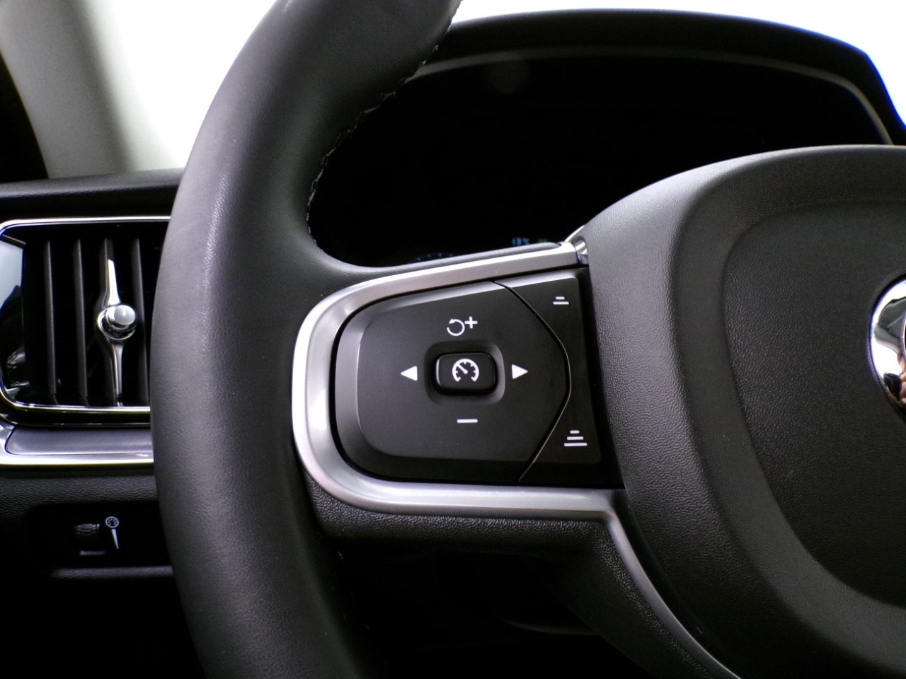 Volvo V60 V60 2.0 B4 Momentum Business Pro - 17