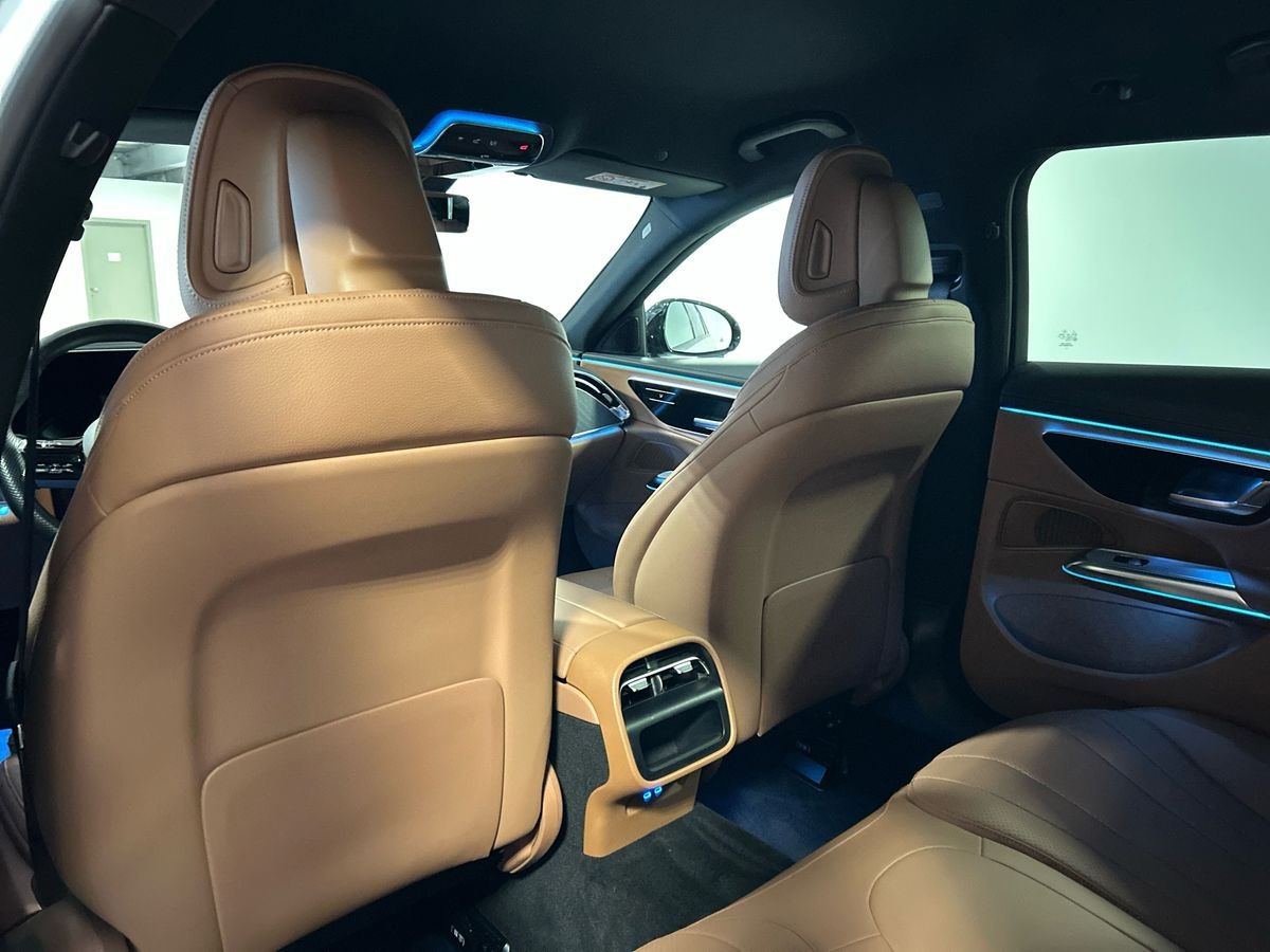 Mercedes  Classe E Station Wagon 300 de Plug in hybrid AMG Line Advanced 4Matic 9G-Tronic - 18