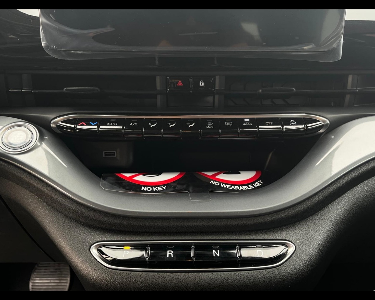 Foto FIAT 500 e Hatchback my25 320 Berlina+Pack tech