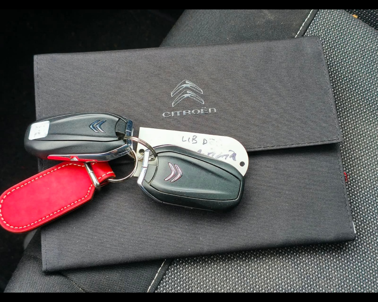 Foto CITROEN C3 Aircross 1.5 bluehdi Shine s&s 110cv
