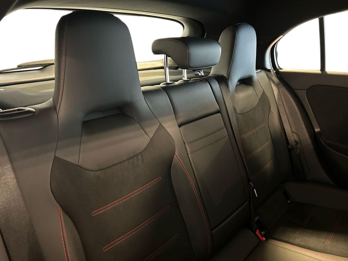 Mercedes Classe A Classe A 180 D Advanced Plus AMG Line 8G-DCT - 17