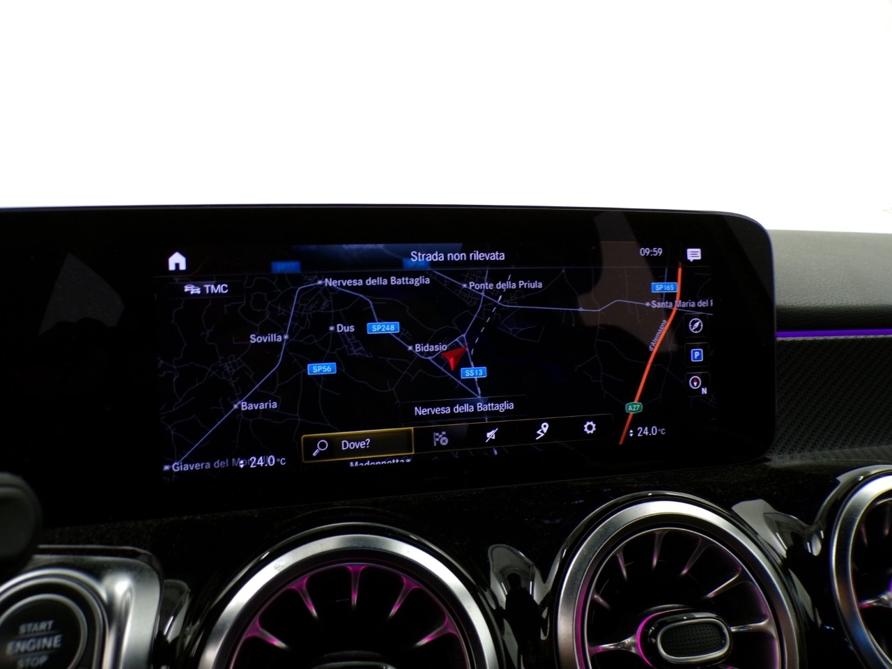 Mercedes GLB GLB 180 D Premium 8G-DCT - 18