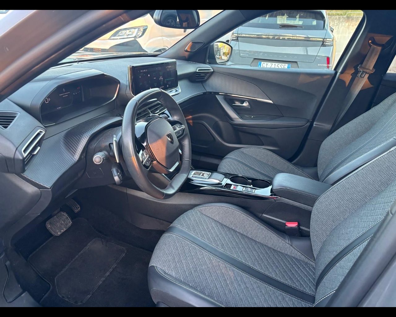 Foto PEUGEOT 2008 1.2 puretech Allure s&s 130cv eat8