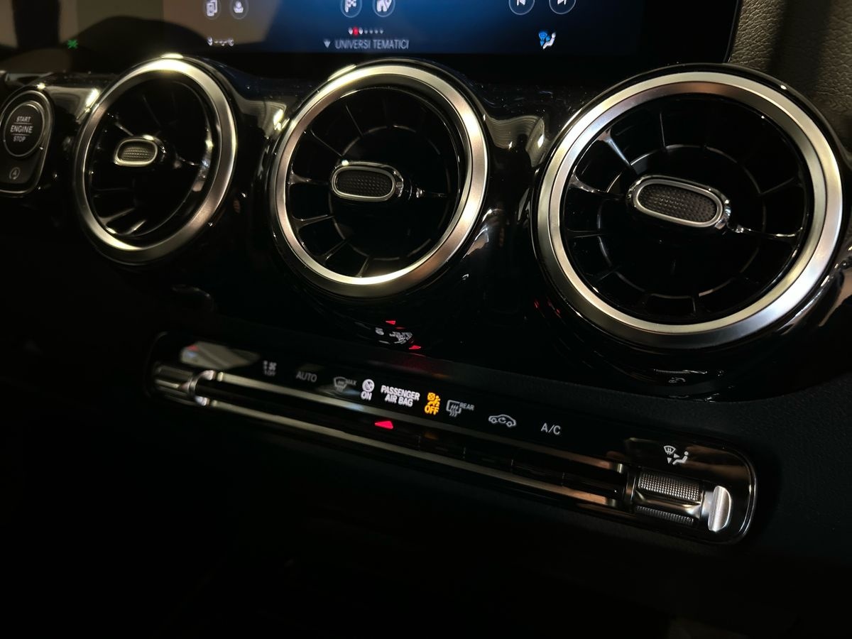 Mercedes GLA GLA 200 D Sport 4Matic 8G-DCT - 14