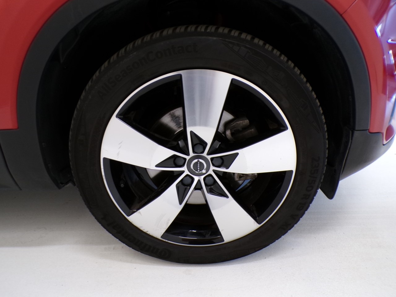 Volvo XC40 XC40 2.0 T4 Momentum AWD Geartronic - 4