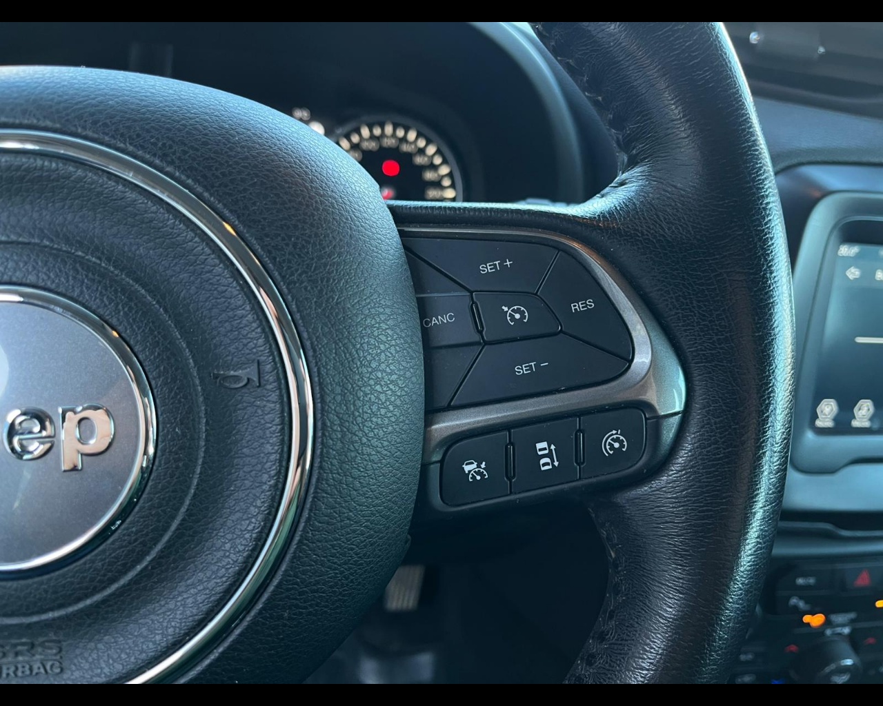 Foto JEEP Renegade 2.0 mjt Limited 4wd 140cv auto 9m