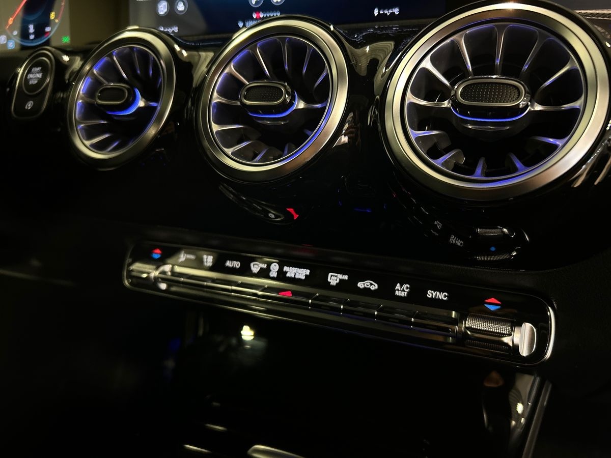 Mercedes Classe A Classe A 200 D Premium Night edition 8G-DCT - 14