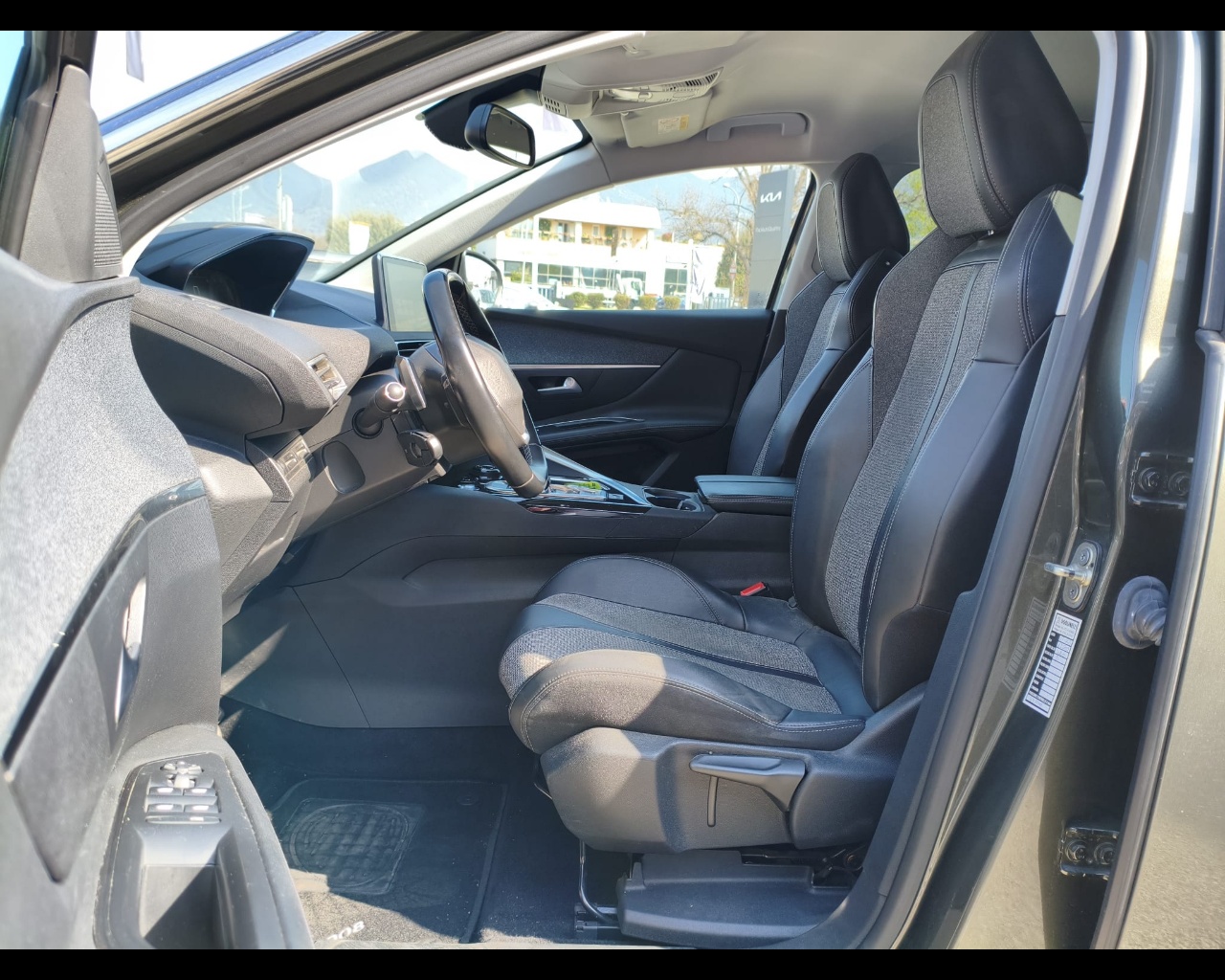 Foto PEUGEOT 3008 1.5 bluehdi Allure s&s 130cv eat8