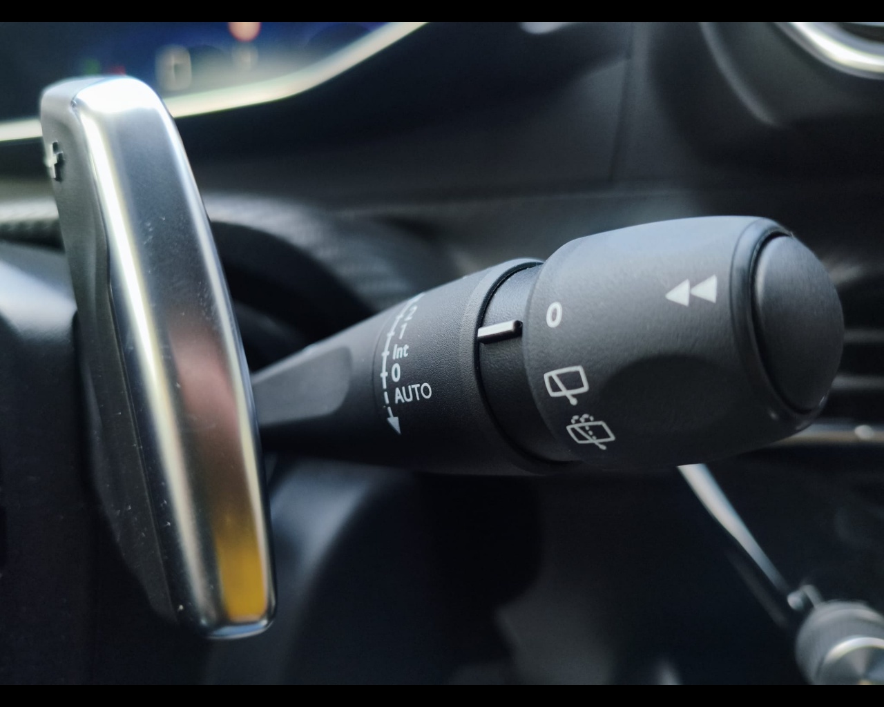 Foto PEUGEOT 208 1.2 hybrid GT 110cv e-dcs 6