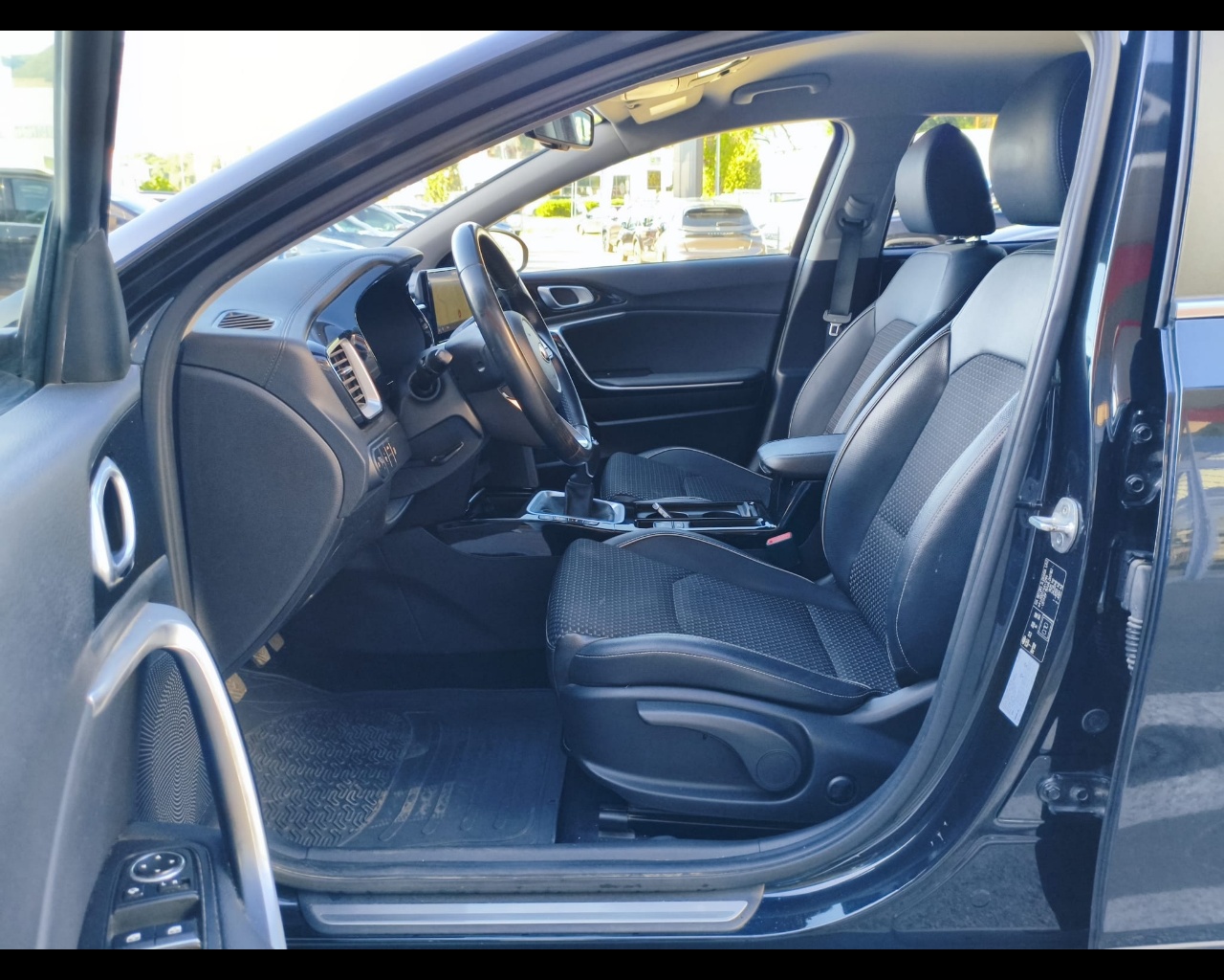 Foto KIA XCeed 1.6 crdi mhev Style 136cv imt