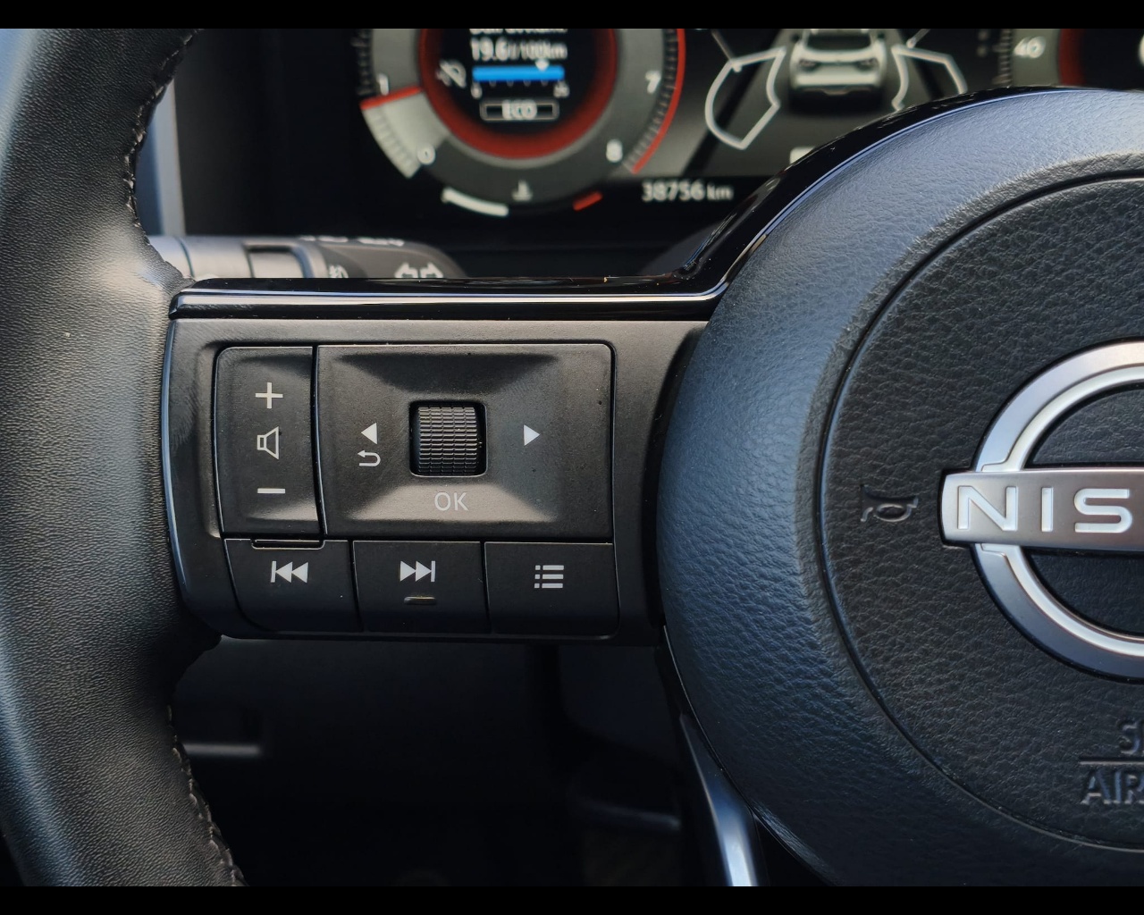 Foto NISSAN Qashqai 1.3 mhev N-Connecta 2wd 140cv