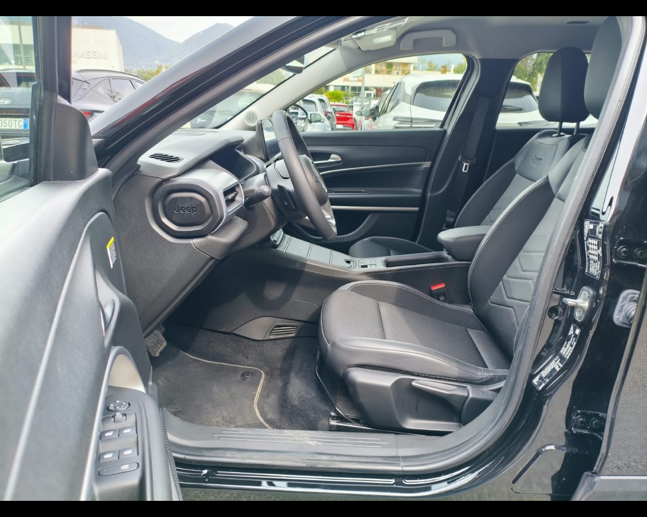 Foto JEEP Avenger 1.2 turbo e-hybrid mhev Summit fwd 110cv edct6