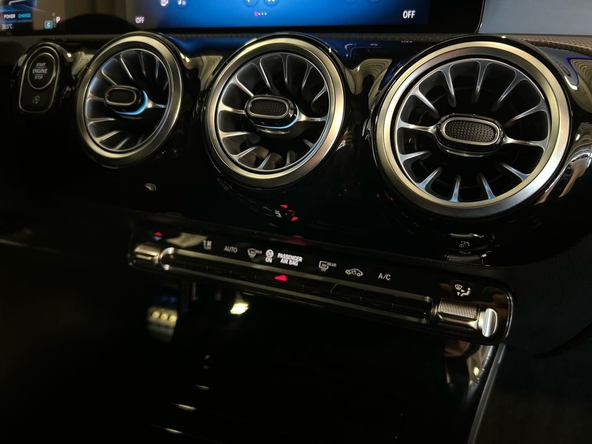 Mercedes-AMG Classe A AMG A AMG 35 AMG Line Advanced Plus Spectral Edition 4matic auto - 14