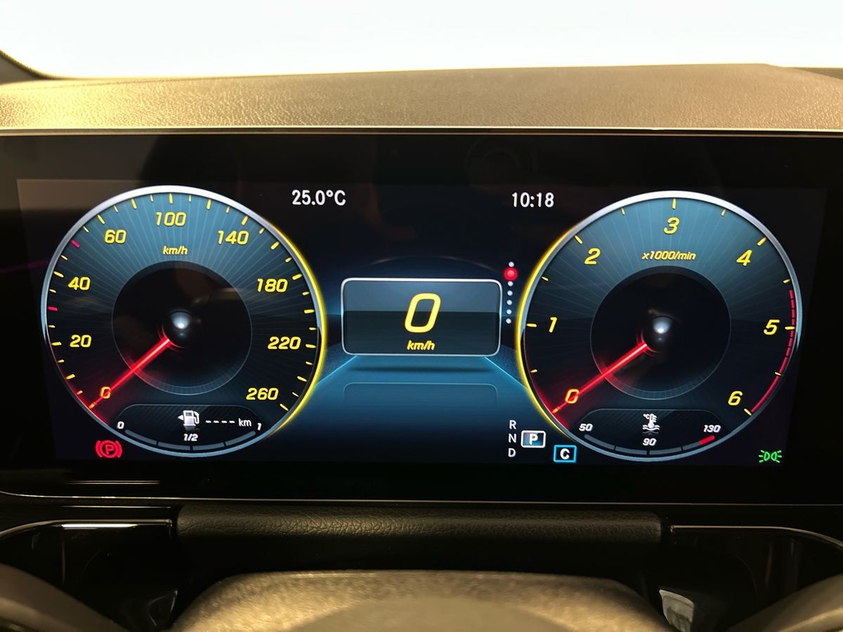 Mercedes GLA GLA 200 D Premium 8G-DCT - 13