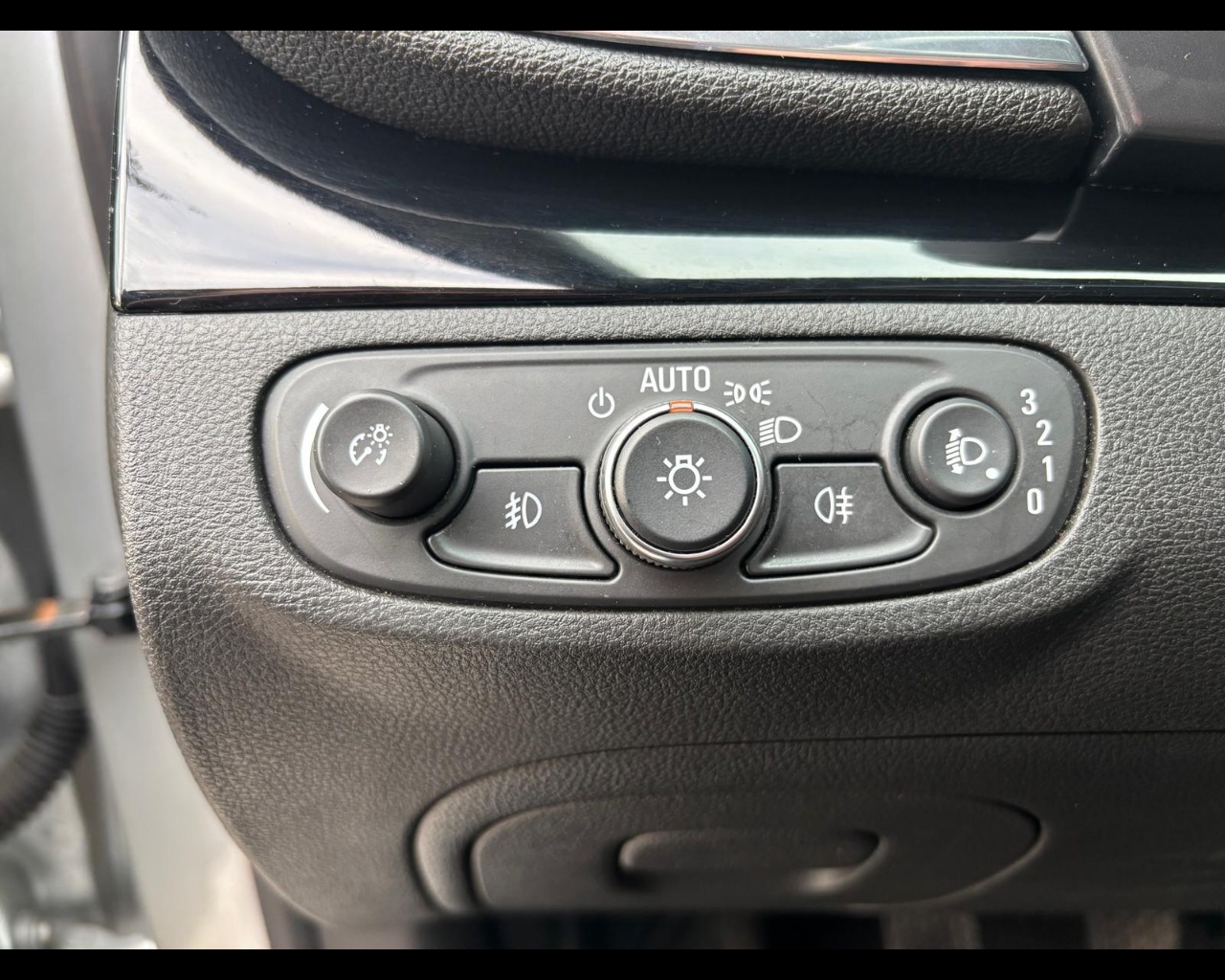 Foto OPEL Mokka X 1.4 t Vision Gpl-tech 4x2 140cv