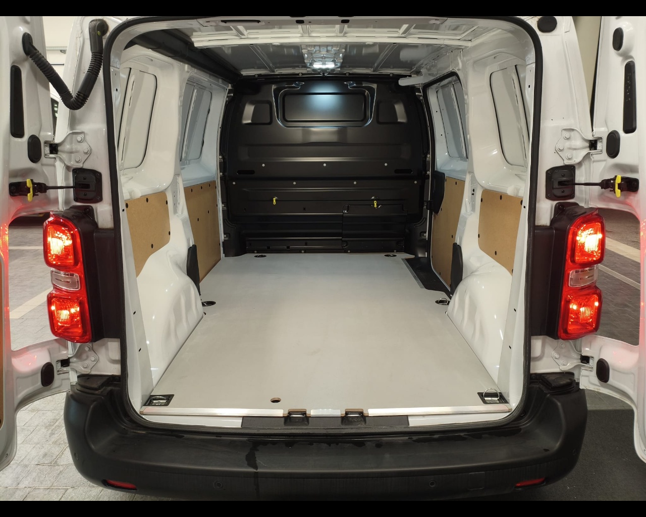 Foto PEUGEOT e-EXPERT Standard- Pacco batteria 75 kWh