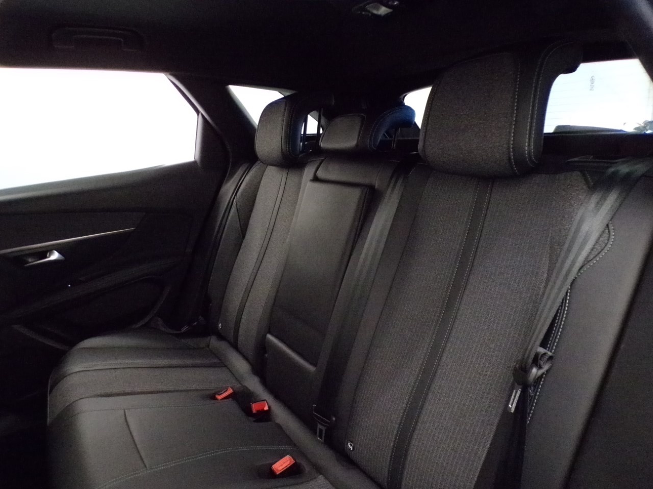 Peugeot 3008 3008 1.6 HYBRID4 300cv Allure Pack 4x4 e-EAT8 - 13