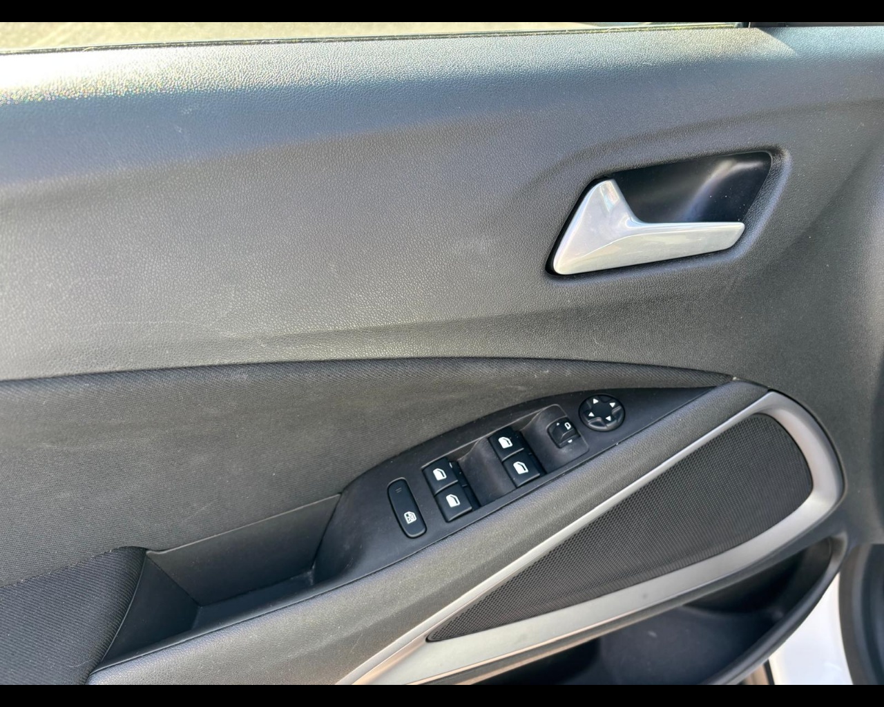 Foto OPEL Crossland 1.2 Edition s&s 83cv