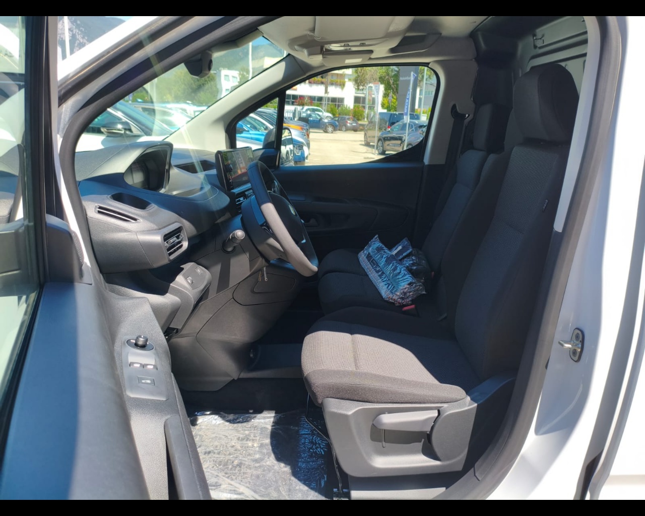 Foto PEUGEOT PARTNER Standard portata maggiorata - BlueHdi 130