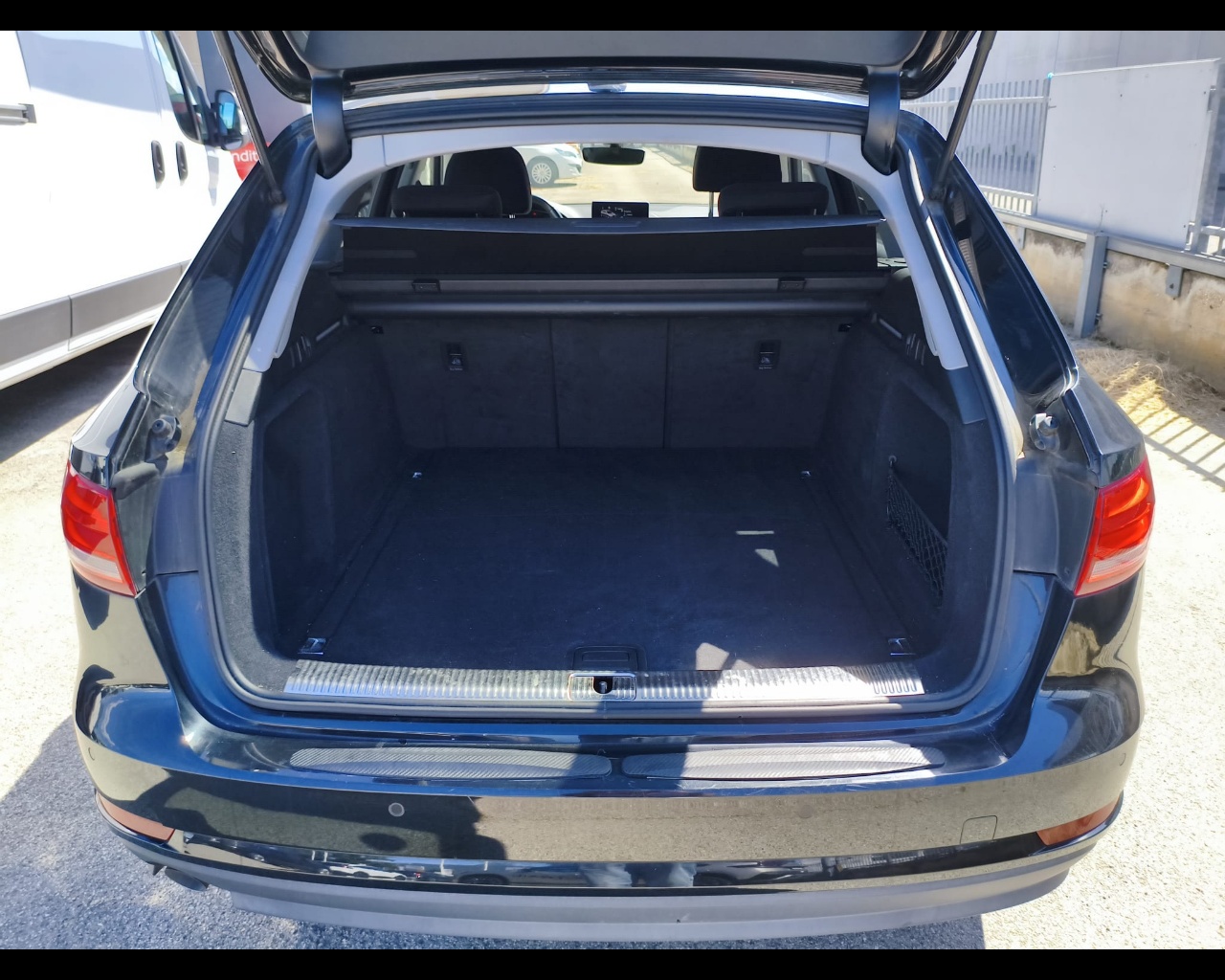Foto AUDI A4 Avant 2.0 tdi Business Sport 150cv s-tronic