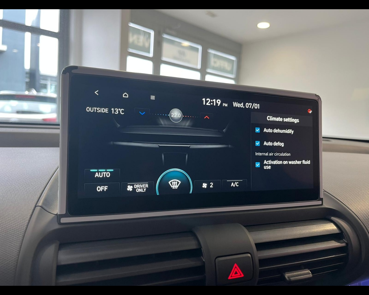 Foto HYUNDAI INSTER 49 KWH CROSS+PP