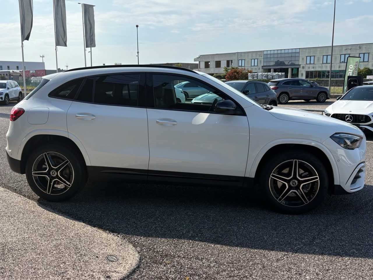 Mercedes GLA GLA 250e Plug-in hybrid Automatic AMG Line Extra - 3