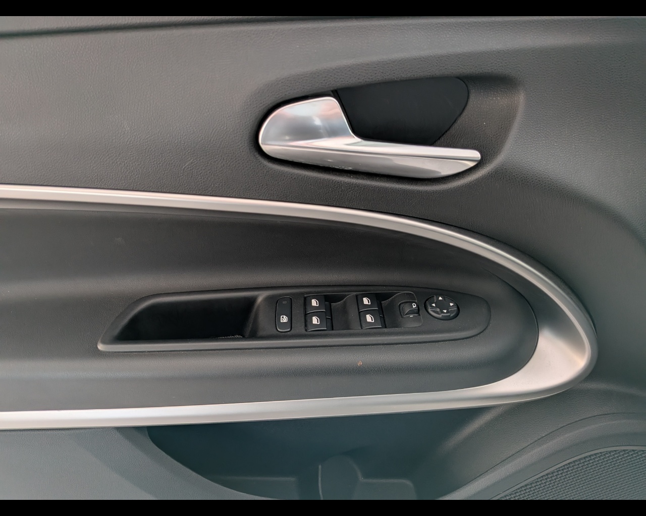 Foto JEEP Avenger 1.2 turbo Altitude fwd 100cv