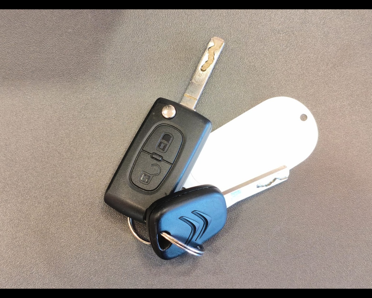 Foto CITROEN C3 1.2 puretech (vti) Exclusive 82cv FL