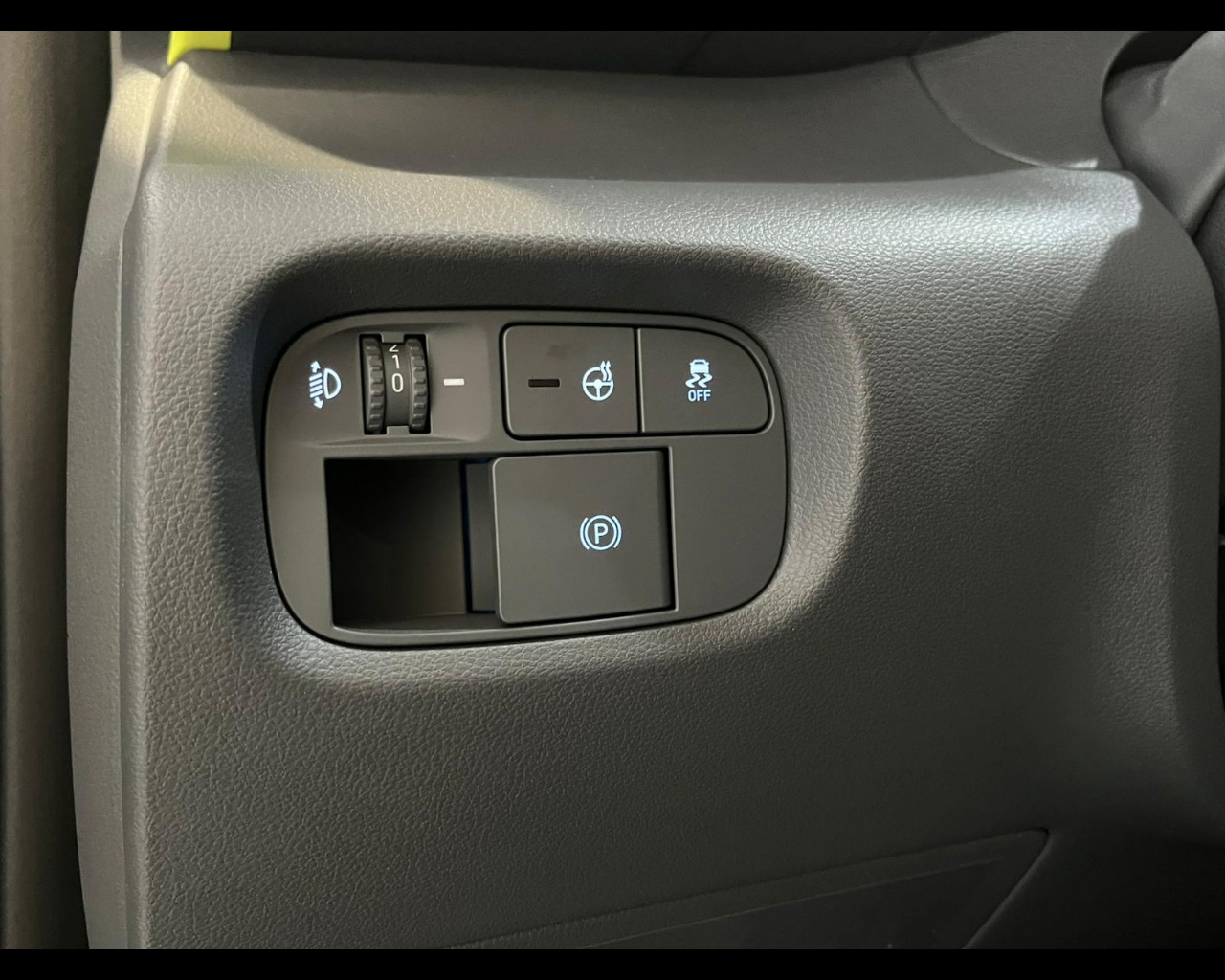 Foto HYUNDAI INSTER 49 KWH CROSS+PP