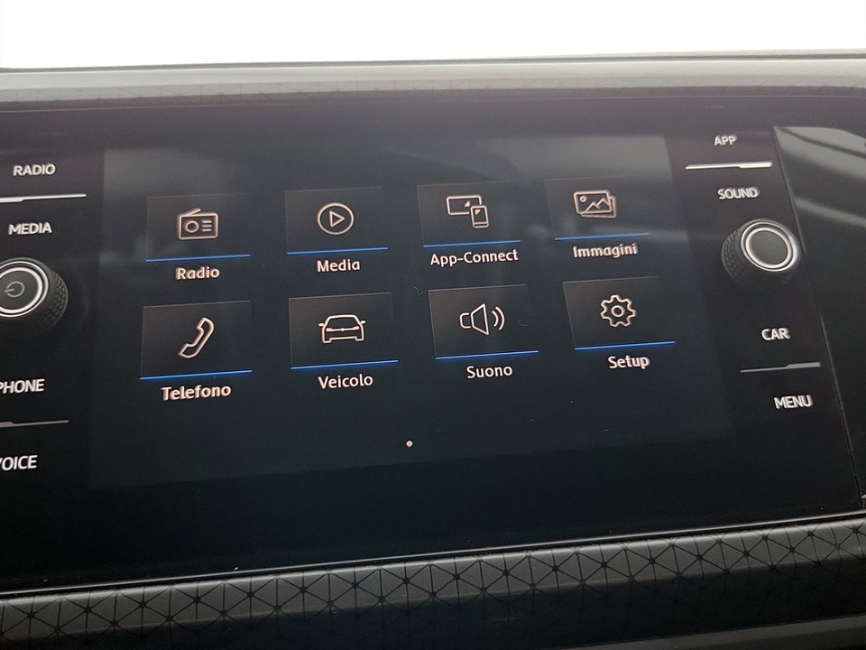 VOLKSWAGEN T-Cross 1.0 tsi First Edition 115cv Benzina usato - 9