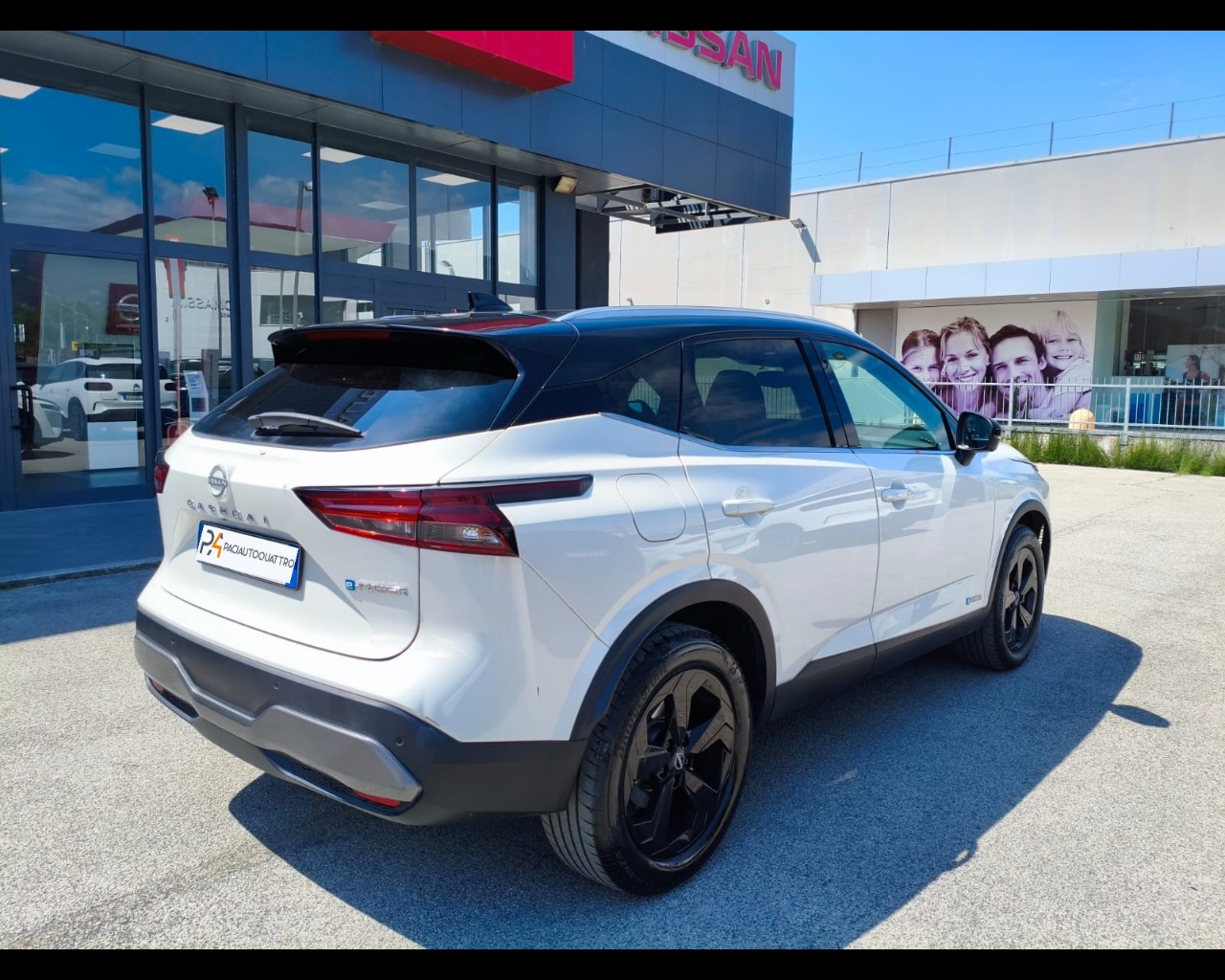 Foto NISSAN Qashqai 1.5 e-power 90th Anniversary 2wd