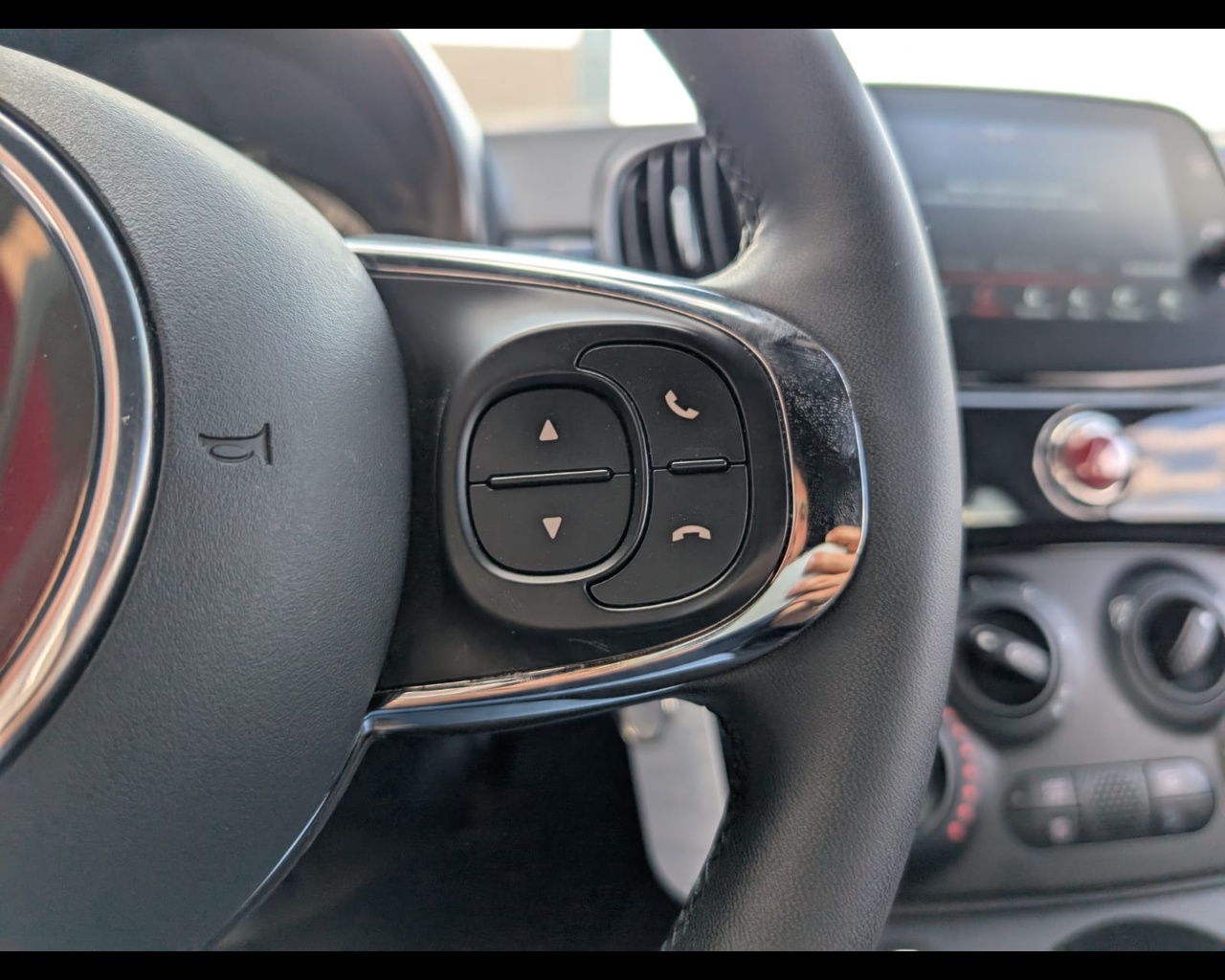 Foto FIAT 500C 1.0 hybrid Dolcevita 70cv