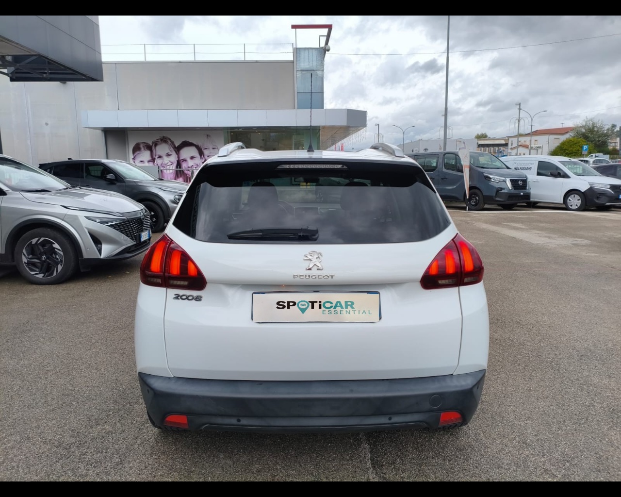 Foto PEUGEOT 2008 1.6 bluehdi Active 100cv 