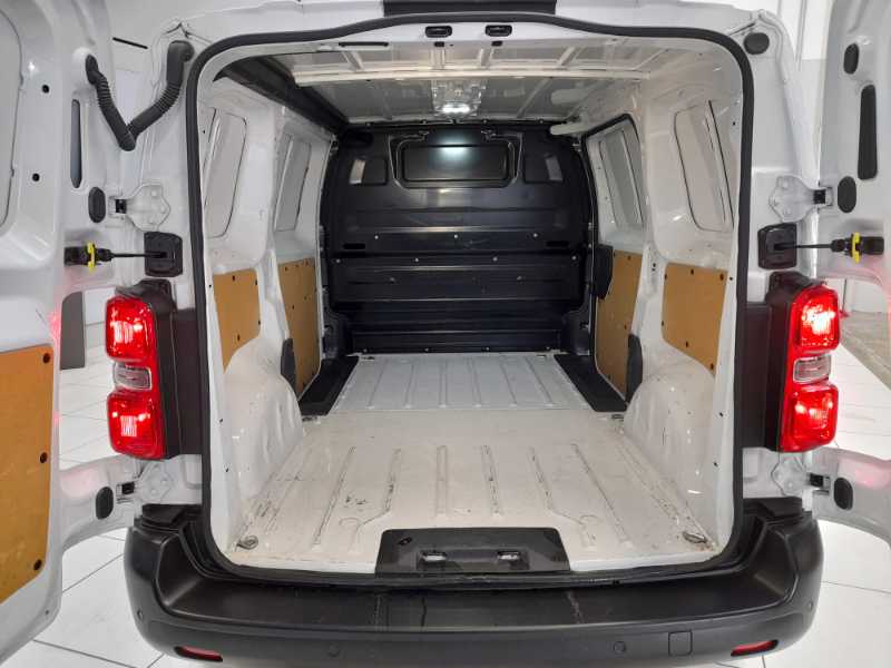 Vivaro Iii 2024 - Vivaro M 1.5 Diesel 120cv S&s