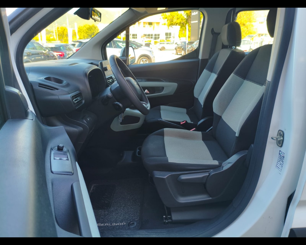 Foto CITROEN Berlingo 1.5 bluehdi M Feel s&s 100cv