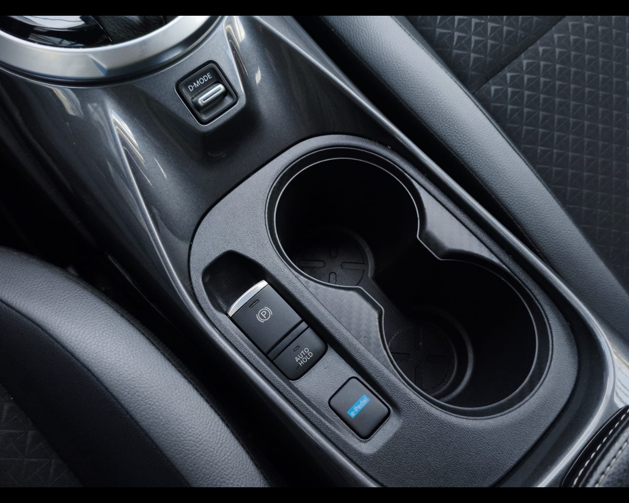 Foto NISSAN Juke 1.6 hev N-Connecta