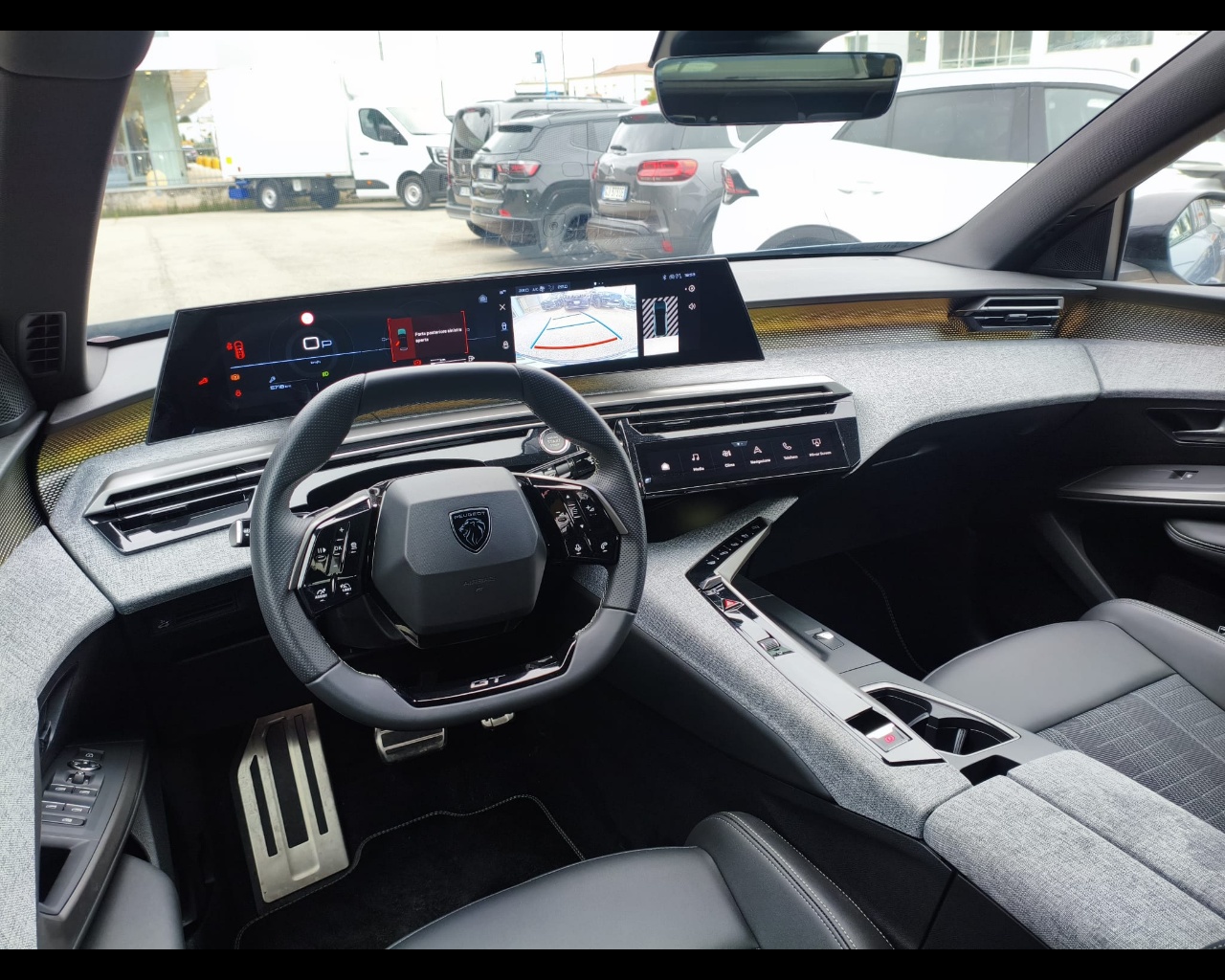 Foto PEUGEOT 3008 1.2 hybrid GT 145cv e-dcs6