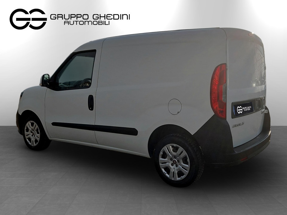 FIAT Doblo cargo 1.6 mjt 16v SX 105cv E6 Diesel Usato - 1